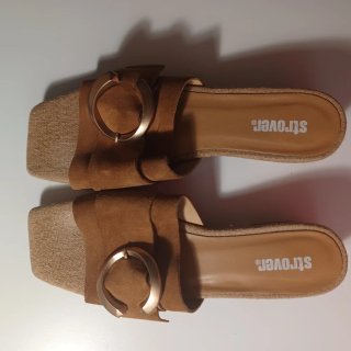 Sandalias Strover marrones