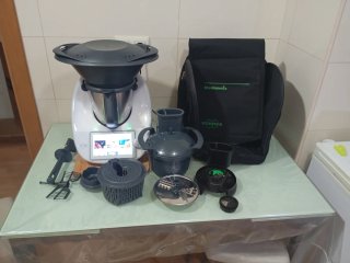 Thermomix TM6 con Cortador y Bolsa de Transporte