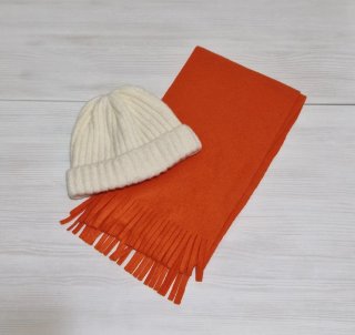 Gorro blanco punto canalé + Bufanda regalo