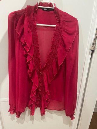 Blusa Rosa con Volantes Zara