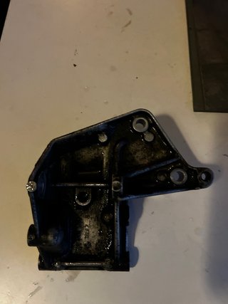 Soporte Alternador y Bomba Dirección BMW E30