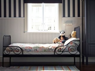 Cama extensible infantil IKEA Minnen negra
