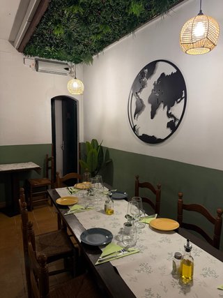 Bar restaurante en vic en traspaso.