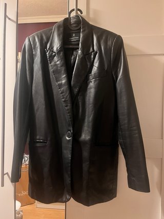 Americana de Cuero Stradivarius Negra
