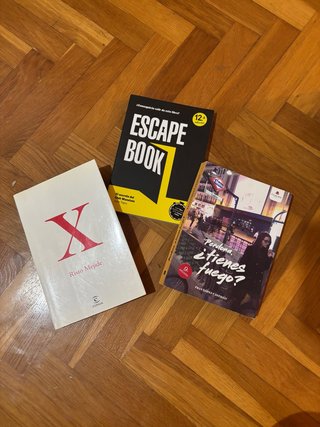 Lote de 3 libros de novela juvenil en español