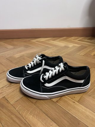 Zapatillas Vans Negras unisex.