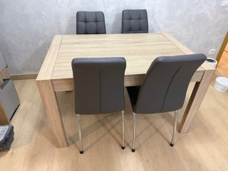 Conjunto de mesa de salón con sillas
