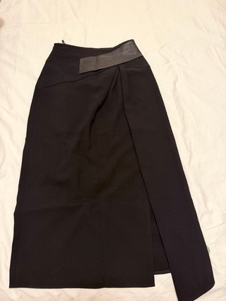 Falda Marisfrolg Negra de Cuero Talla 36