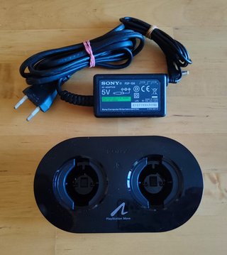 Charging dock per Sony PS move