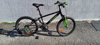Bicicleta Infantil B'Twin Negra y Verde