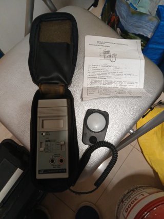 Luxómetro Vintage con Estuche y Manual