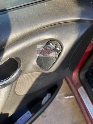 MANDO ELEVALUNAS DELANTERO IZQUIERDO Ford Focus Berlina (CAK)