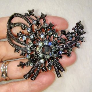 Broche vintage de Flor y Lazo con Pedrería