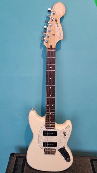 Fender Mustang