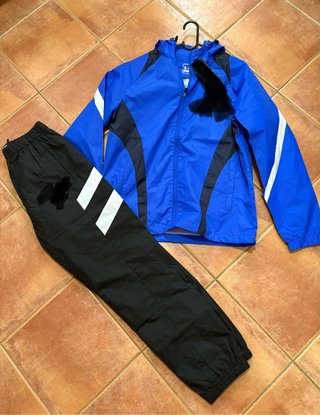 Chándal deportivo azul y negro