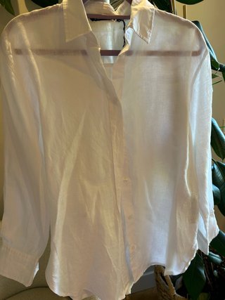 Camisa blanca efecto lino Zara · Talla S