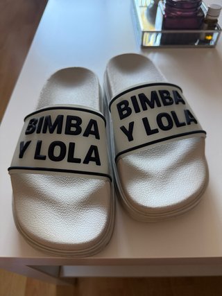 Chanclas Bimba y Lola Blancas