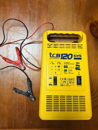 Cargador de Batería GYS TCB 120 12V 7A