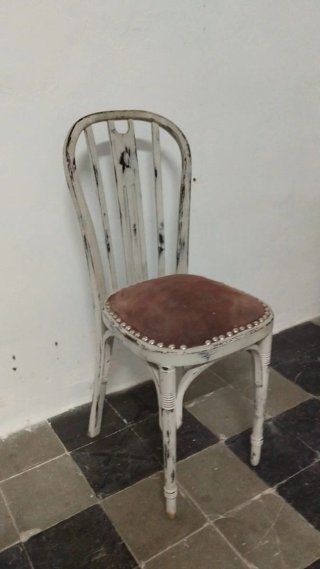 Silla de madera vintage