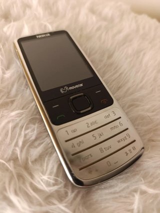 Nokia 6700 Plateado