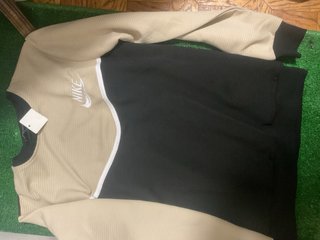Sudadera Nike Beige y Negra