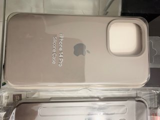 Cover in silicone per iPhone 14 Pro e vetro