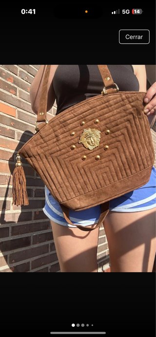 Bolso de Ante Marrón con Detalle Metálico