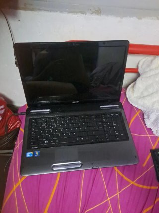 Portátil Toshiba i5
