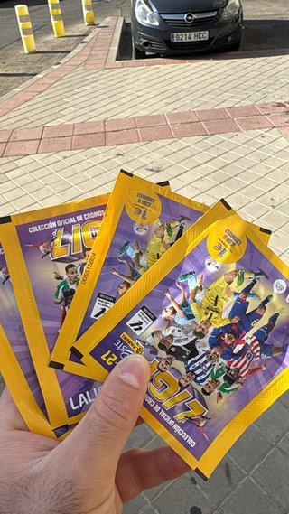 Cromos Liga Este Panini 26-27
