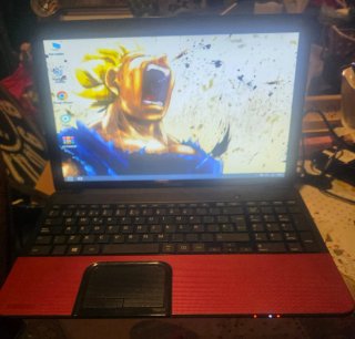 Portátil Toshiba Rojo y Negro