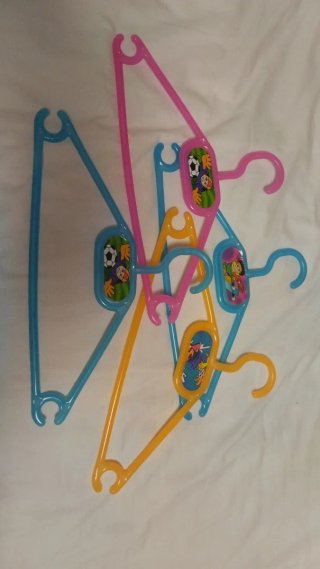 Pack de 4 perchas infantiles