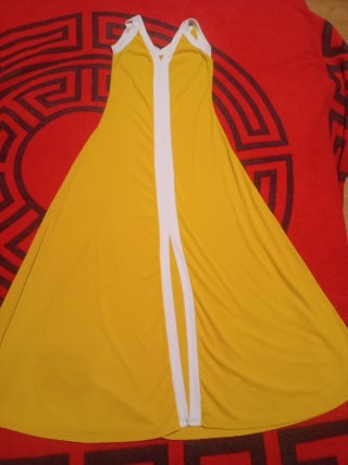 Vestido largo amarillo y blanco