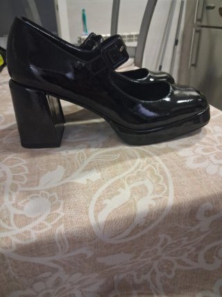Zapatos de tacón negros marca HUNE Piel por dentro