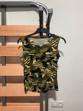 Camiseta de mujer estampado camuflaje