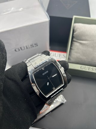 Reloj Guess Plateado y Negro