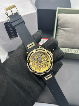 Reloj Guess Dorado y Negro