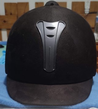 Casco de Hípica Fouganza terciopelo Negro.