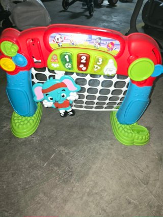 Portería de fútbol infantil interactiva