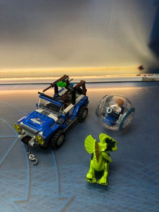 LEGO Jurassic World: Dilophosaurus Ambush 75916