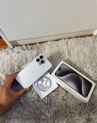 iPhone 15 Pro Max Titanio Bianco