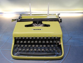 Maquina de escribir Hispano Olivetti Pluma 22 (Lettera 22). Verde pistacho original.