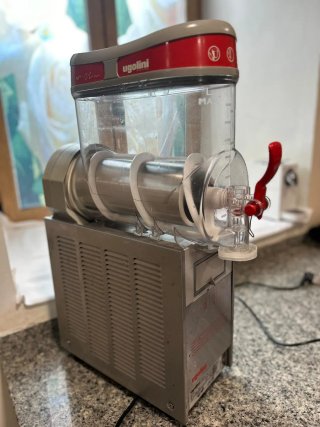 Granizadora Profesional Ugolini