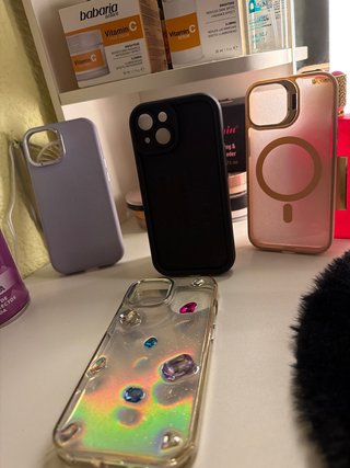 Confezione da 4 custodie per iPhone 15