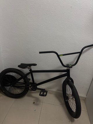 Bicicleta BMX Negra