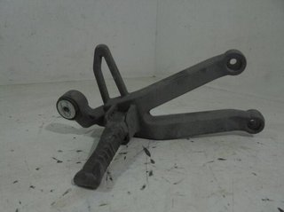 Kymco 18526 estribera trasera izquierda quannon
