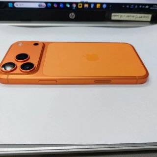iPhone 17 Pro Max Arancione