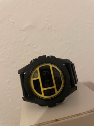 Reloj Nixon Digital Negro y Amarillo
