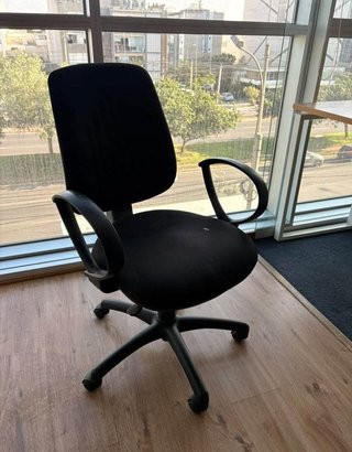 Silla de escritorio negra