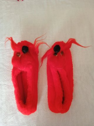 Pantofole rosse in pelliccia sintetica cane donna