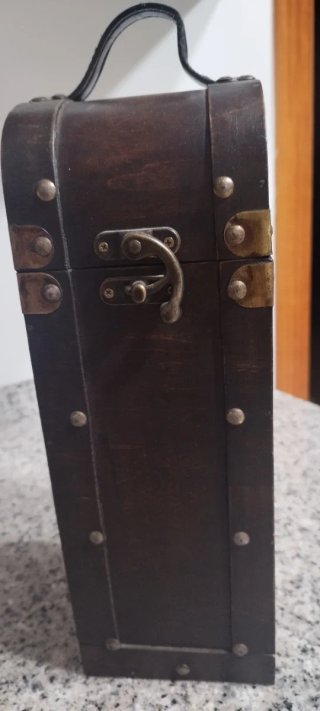 Caja para vino de madera estilo baúl